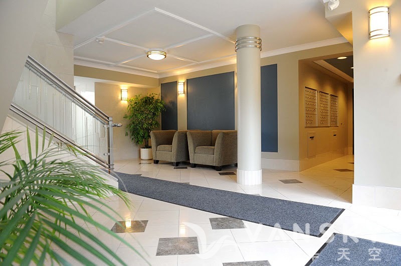 251104114305_TheHolliesLobby web.jpg